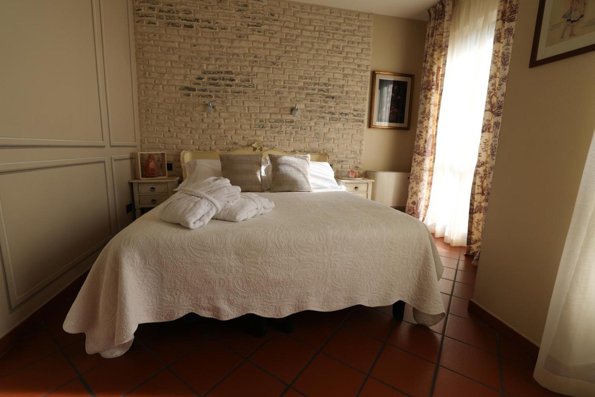 Hotel Florence มาแนร์บา เดล การ์ดา ภายนอก รูปภาพ