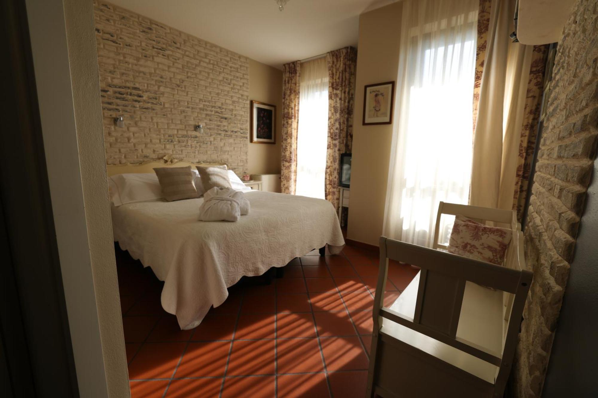 Hotel Florence มาแนร์บา เดล การ์ดา ภายนอก รูปภาพ
