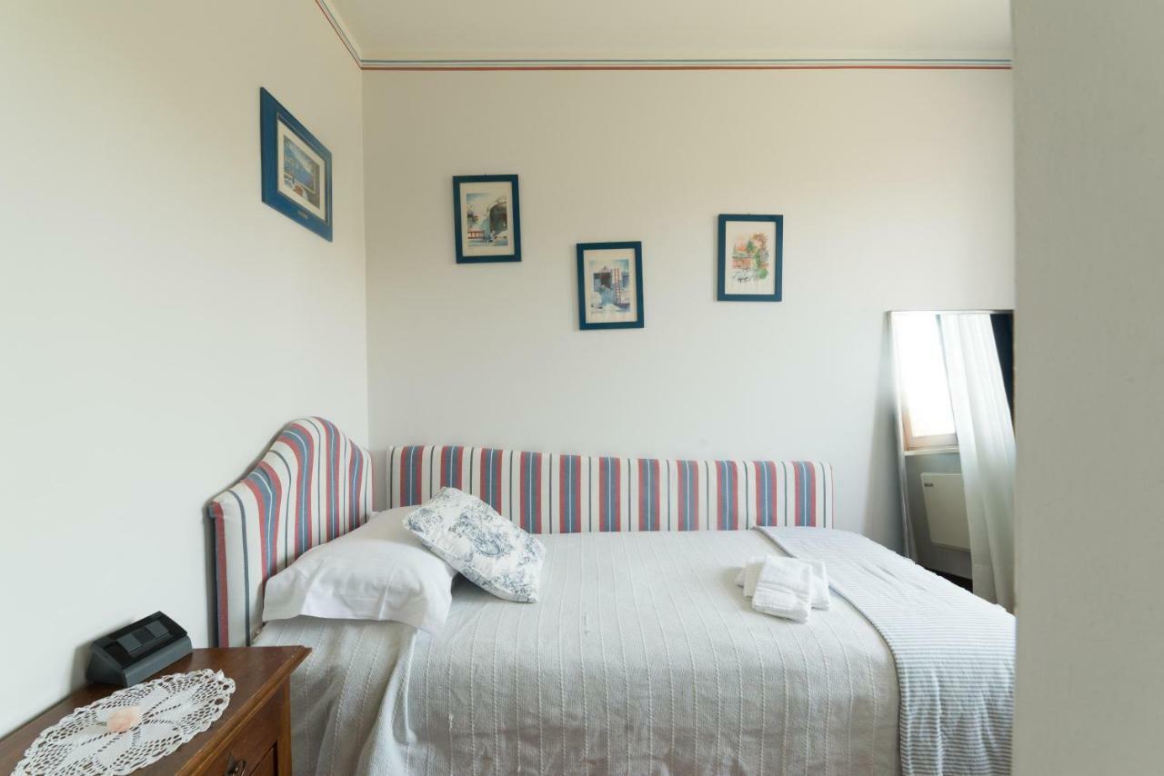 Hotel Florence มาแนร์บา เดล การ์ดา ภายนอก รูปภาพ